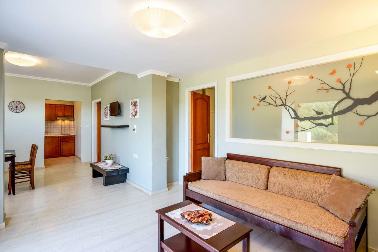Poseidon Apartments Kato Daratso Exterior photo